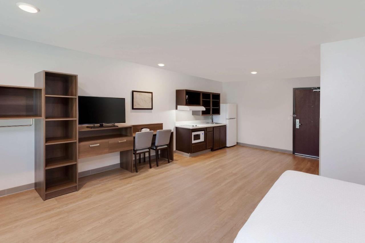 Woodspring Suites Bakersfield East Екстер'єр фото