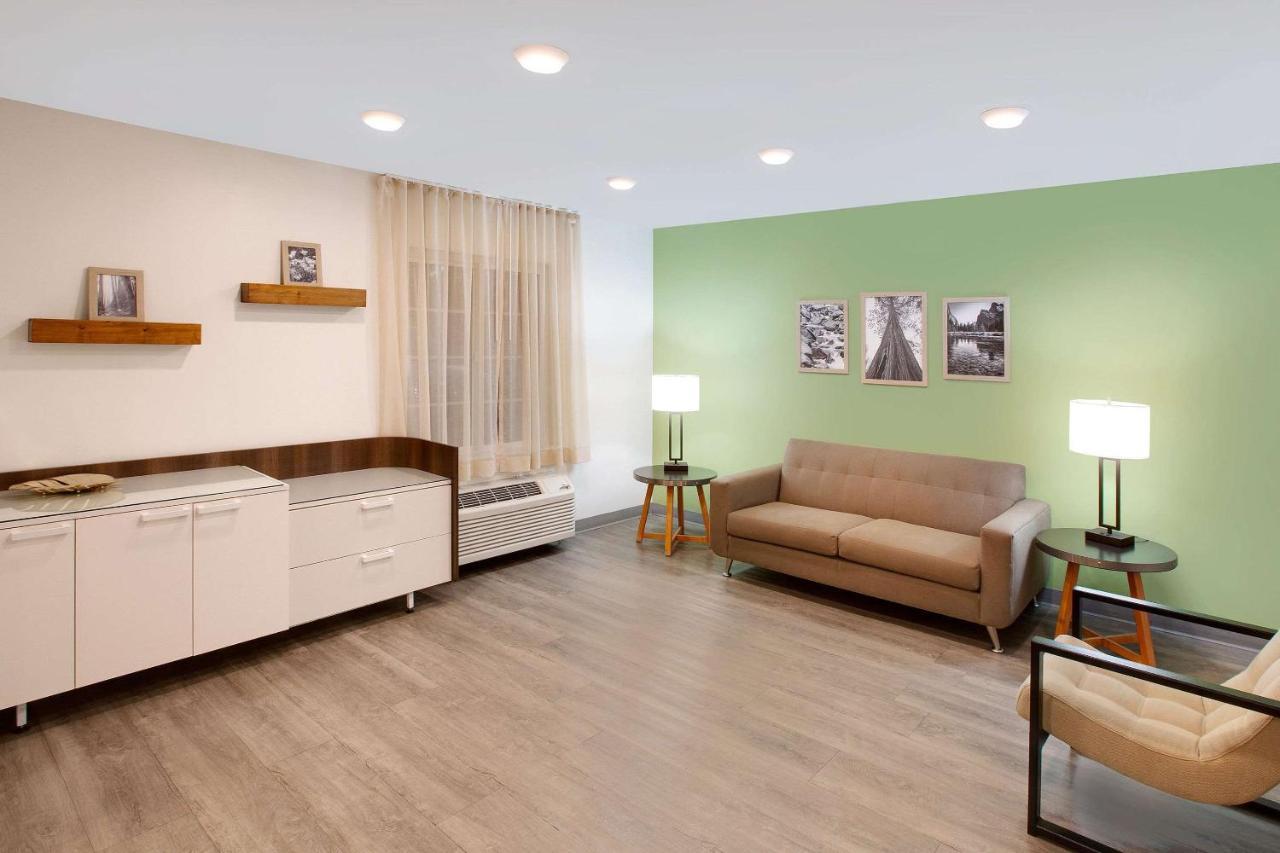 Woodspring Suites Bakersfield East Екстер'єр фото