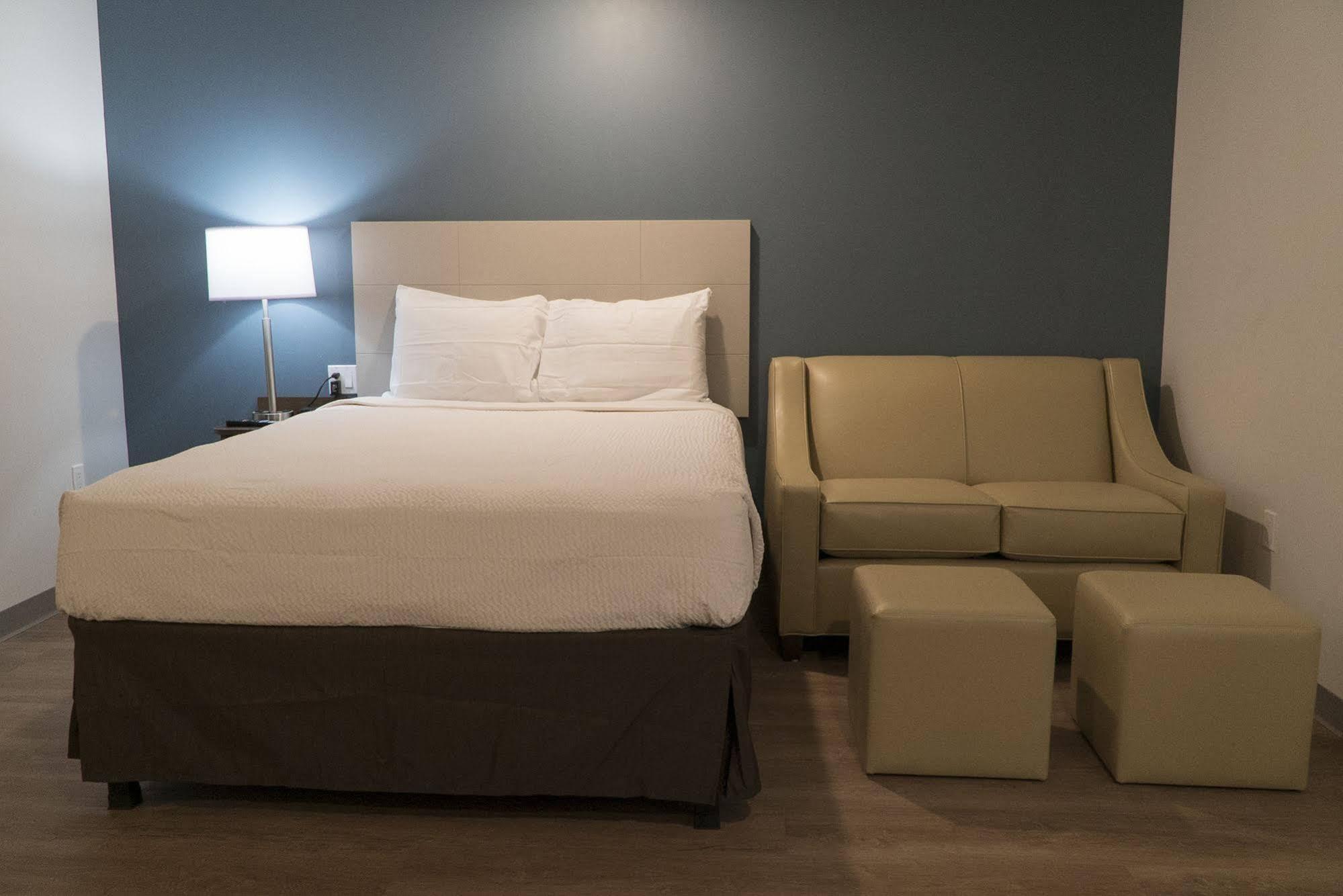 Woodspring Suites Bakersfield East Екстер'єр фото