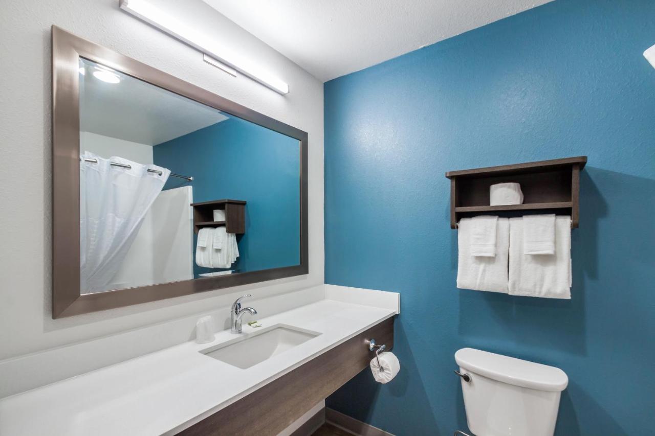 Woodspring Suites Bakersfield East Екстер'єр фото
