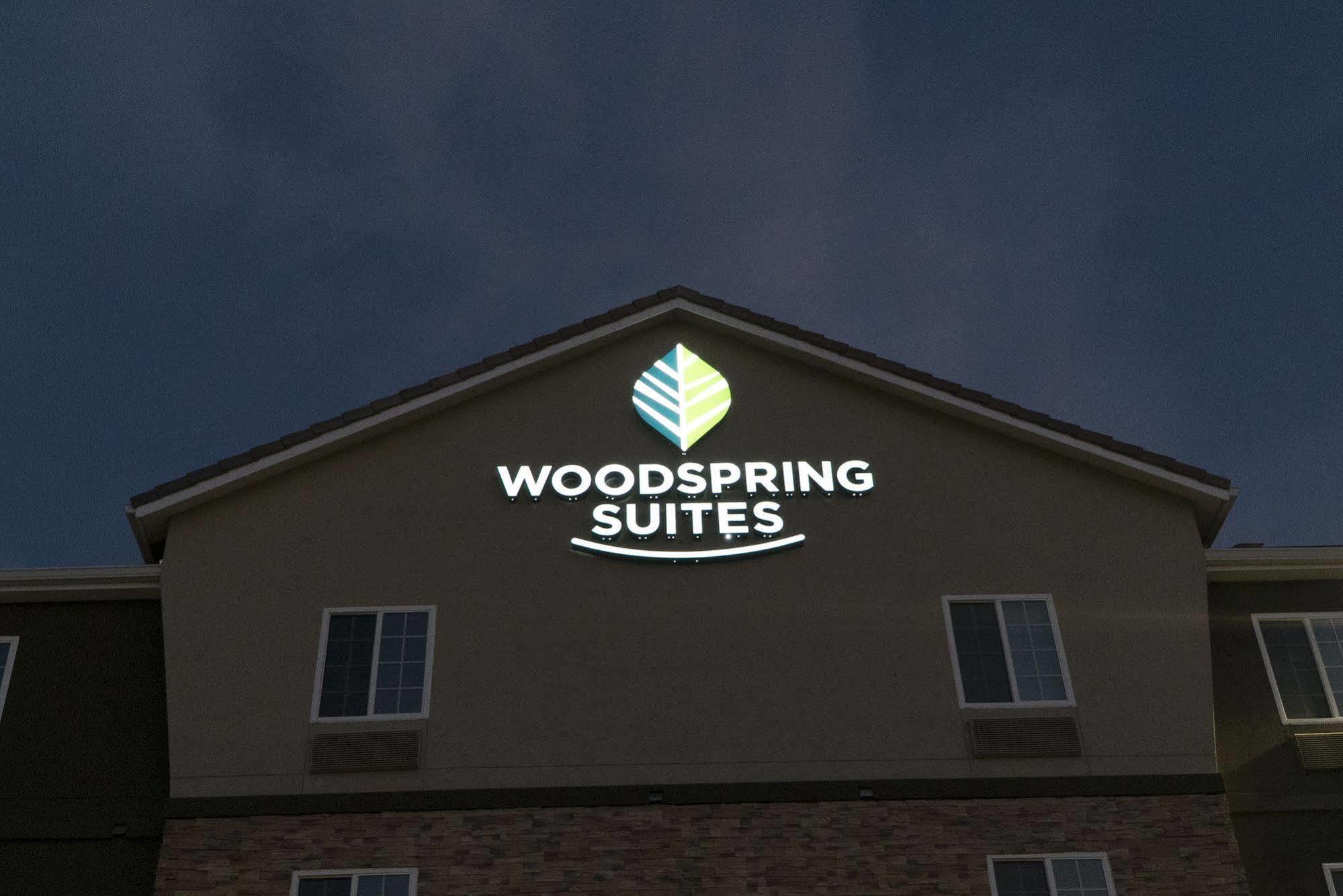 Woodspring Suites Bakersfield East Екстер'єр фото