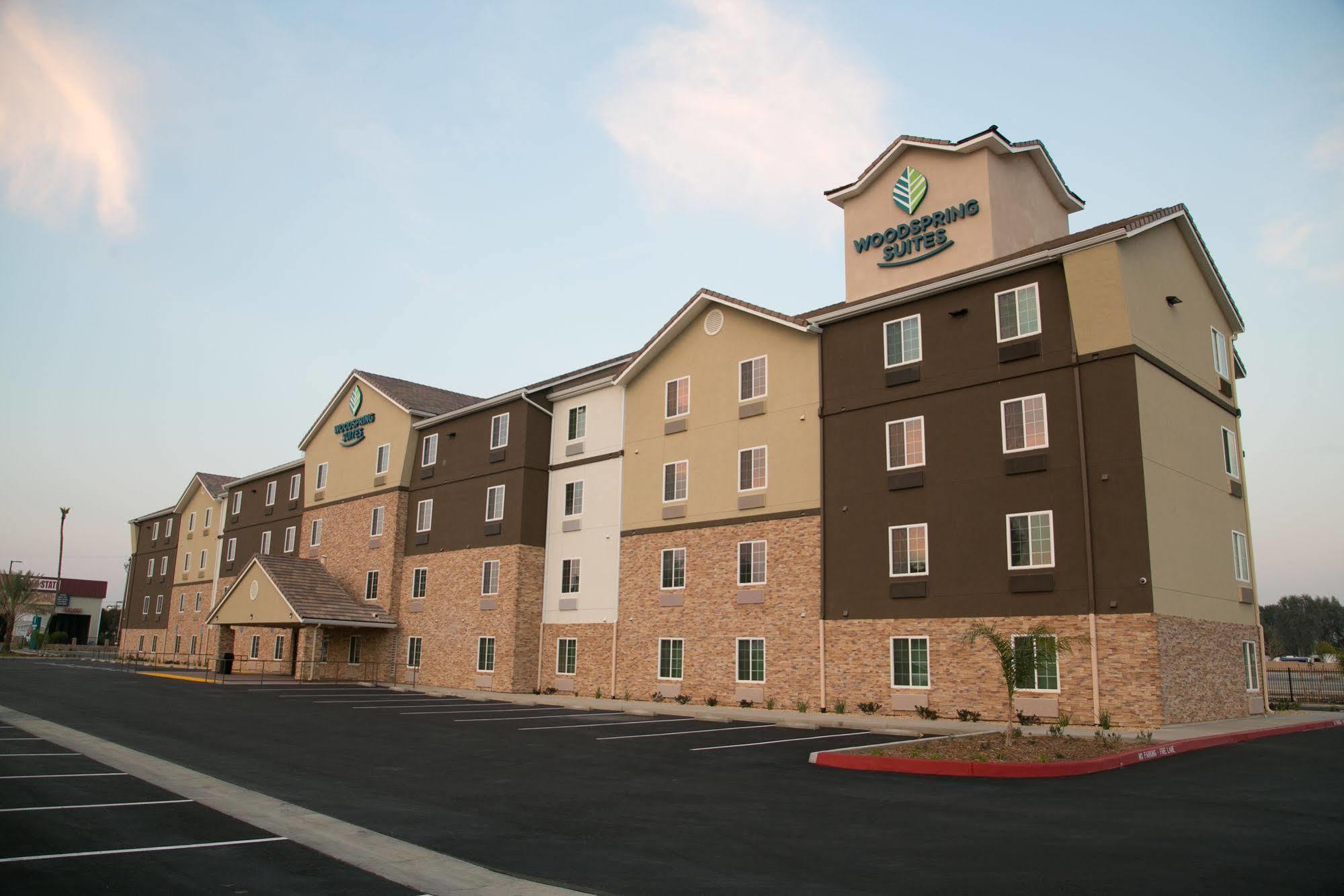Woodspring Suites Bakersfield East Екстер'єр фото