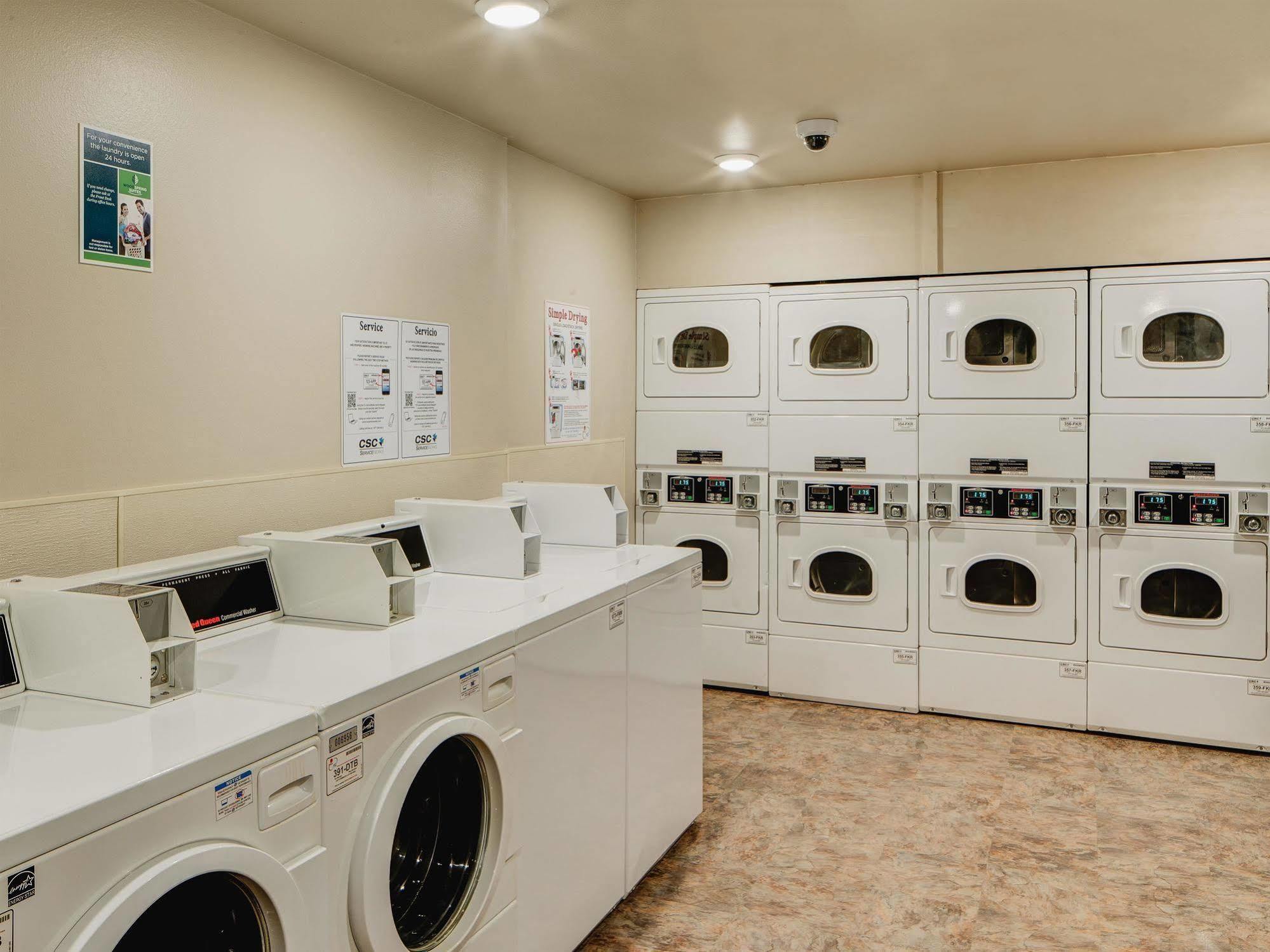 Woodspring Suites Bakersfield East Екстер'єр фото