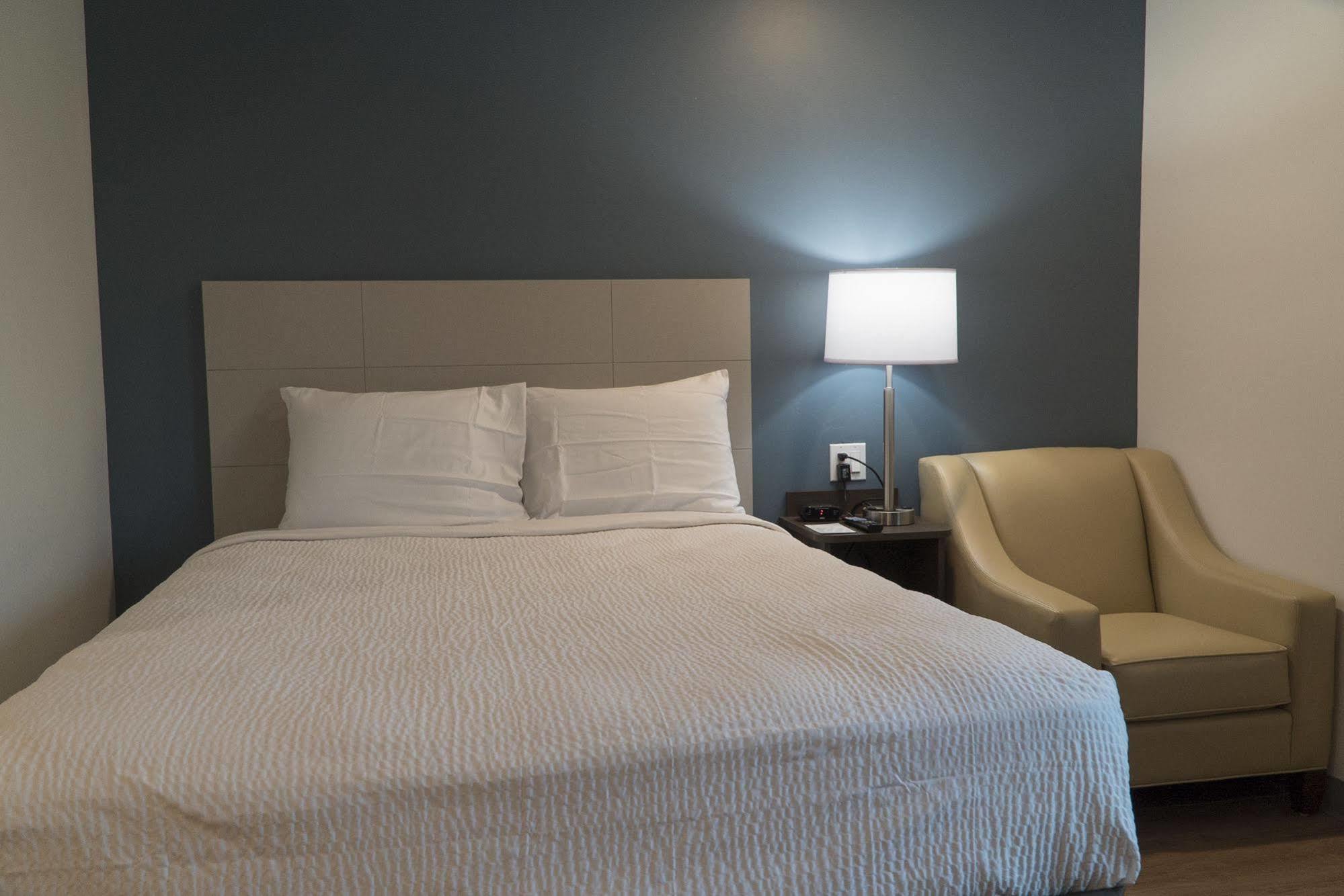 Woodspring Suites Bakersfield East Екстер'єр фото