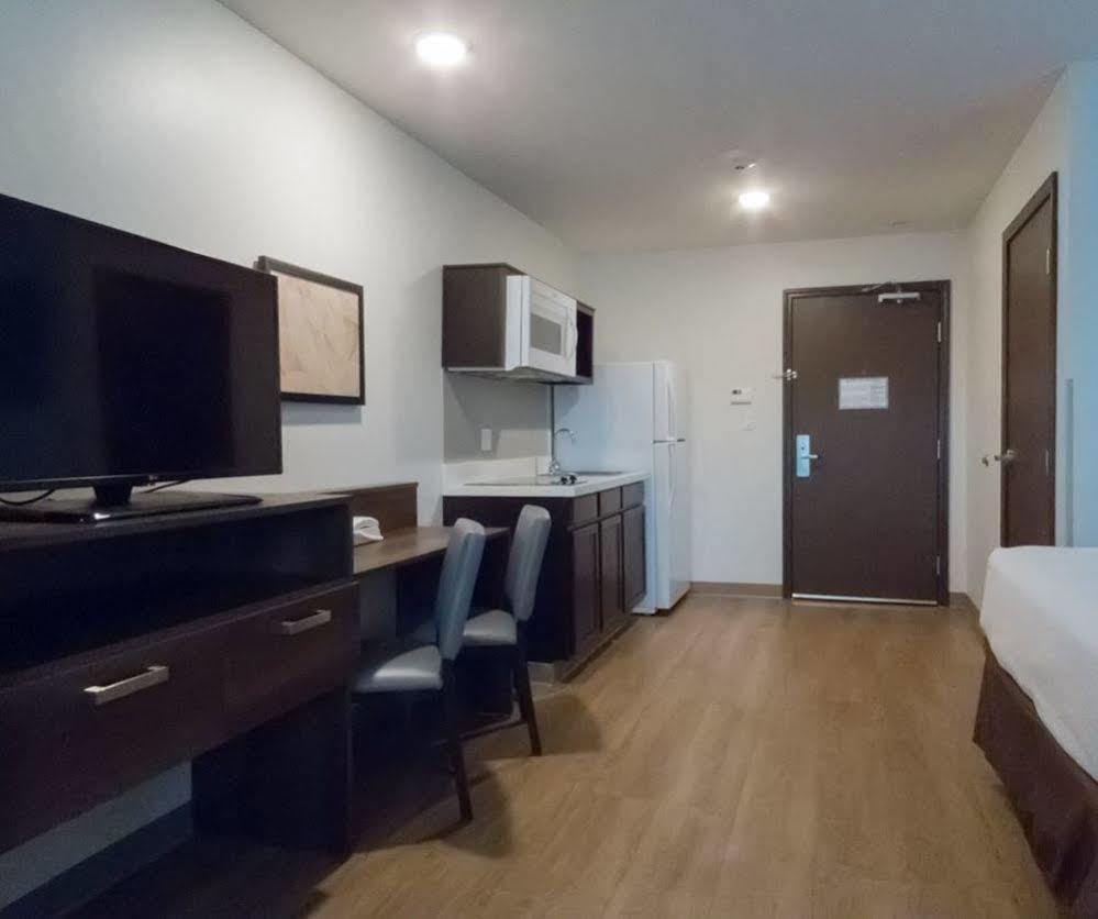 Woodspring Suites Bakersfield East Екстер'єр фото