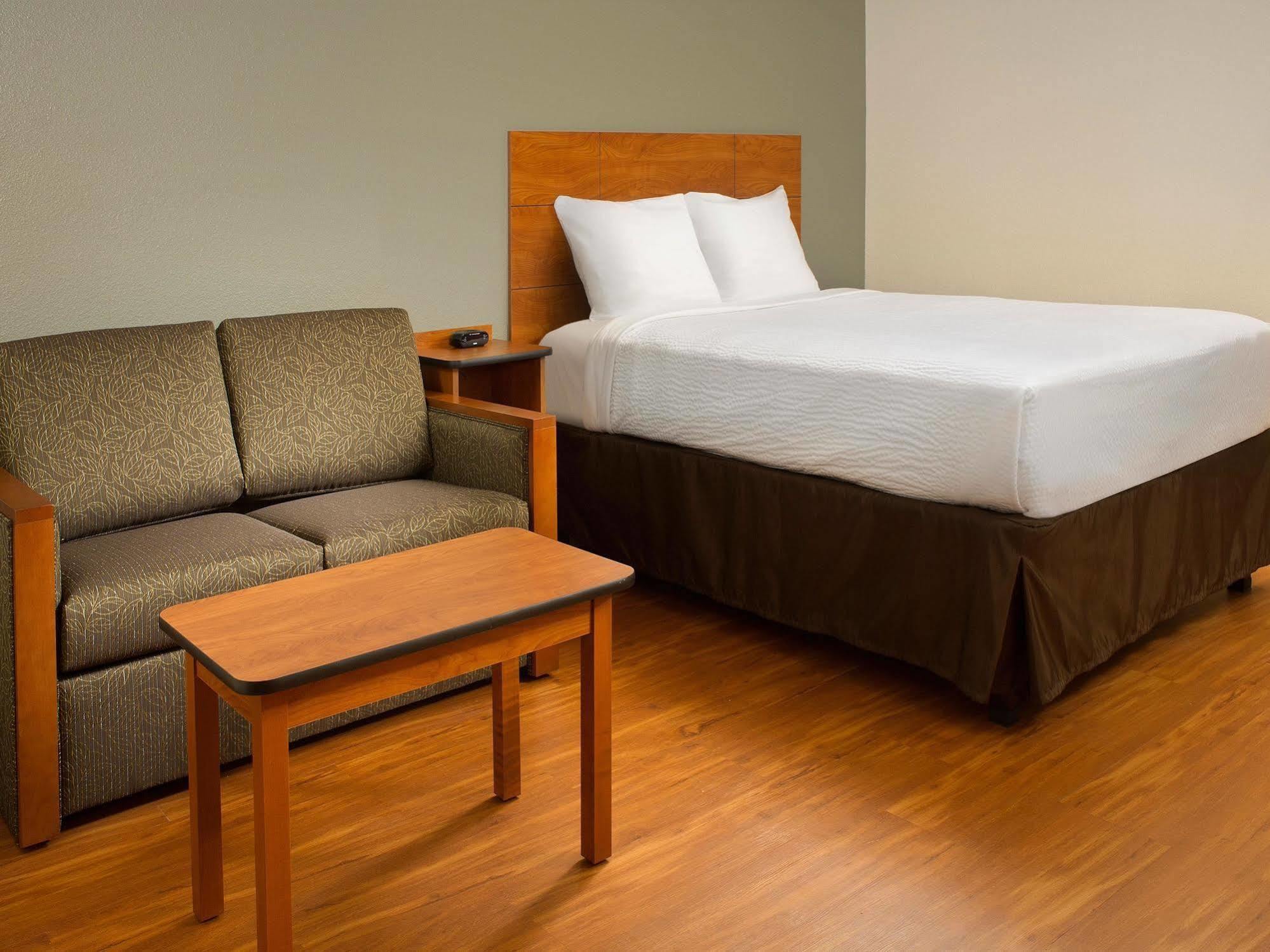 Woodspring Suites Bakersfield East Екстер'єр фото