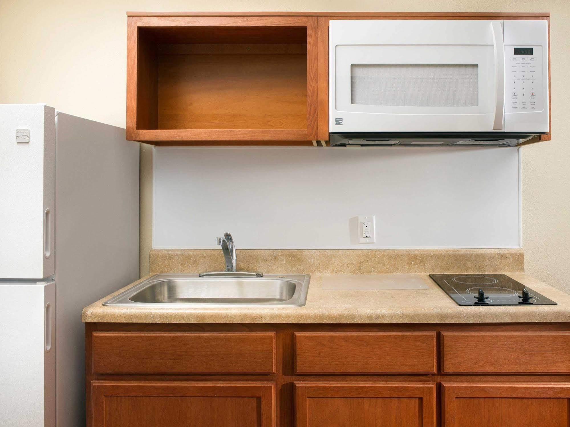 Woodspring Suites Bakersfield East Екстер'єр фото