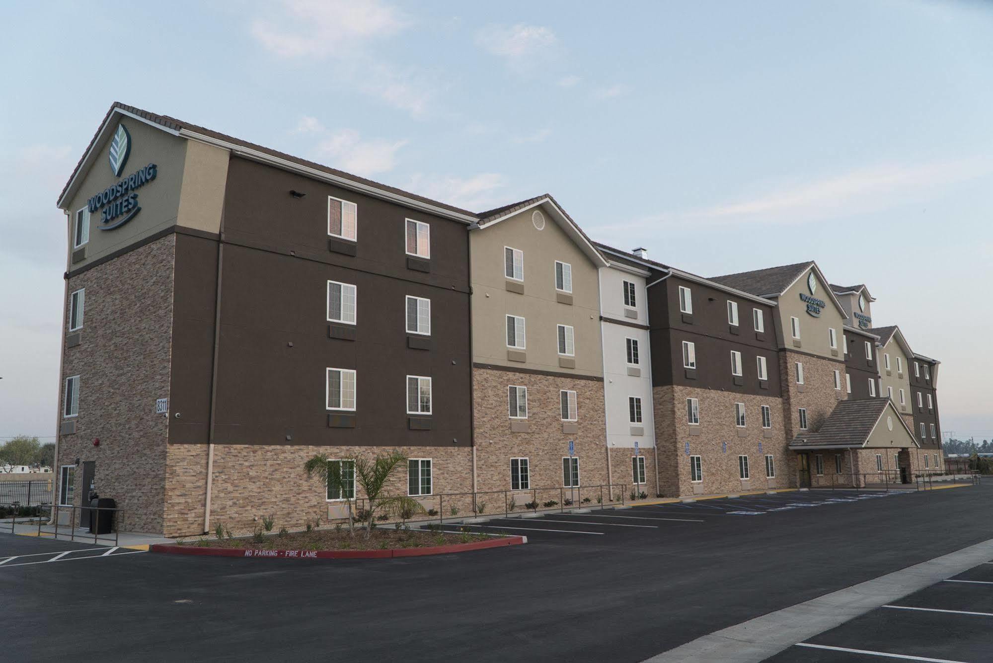 Woodspring Suites Bakersfield East Екстер'єр фото