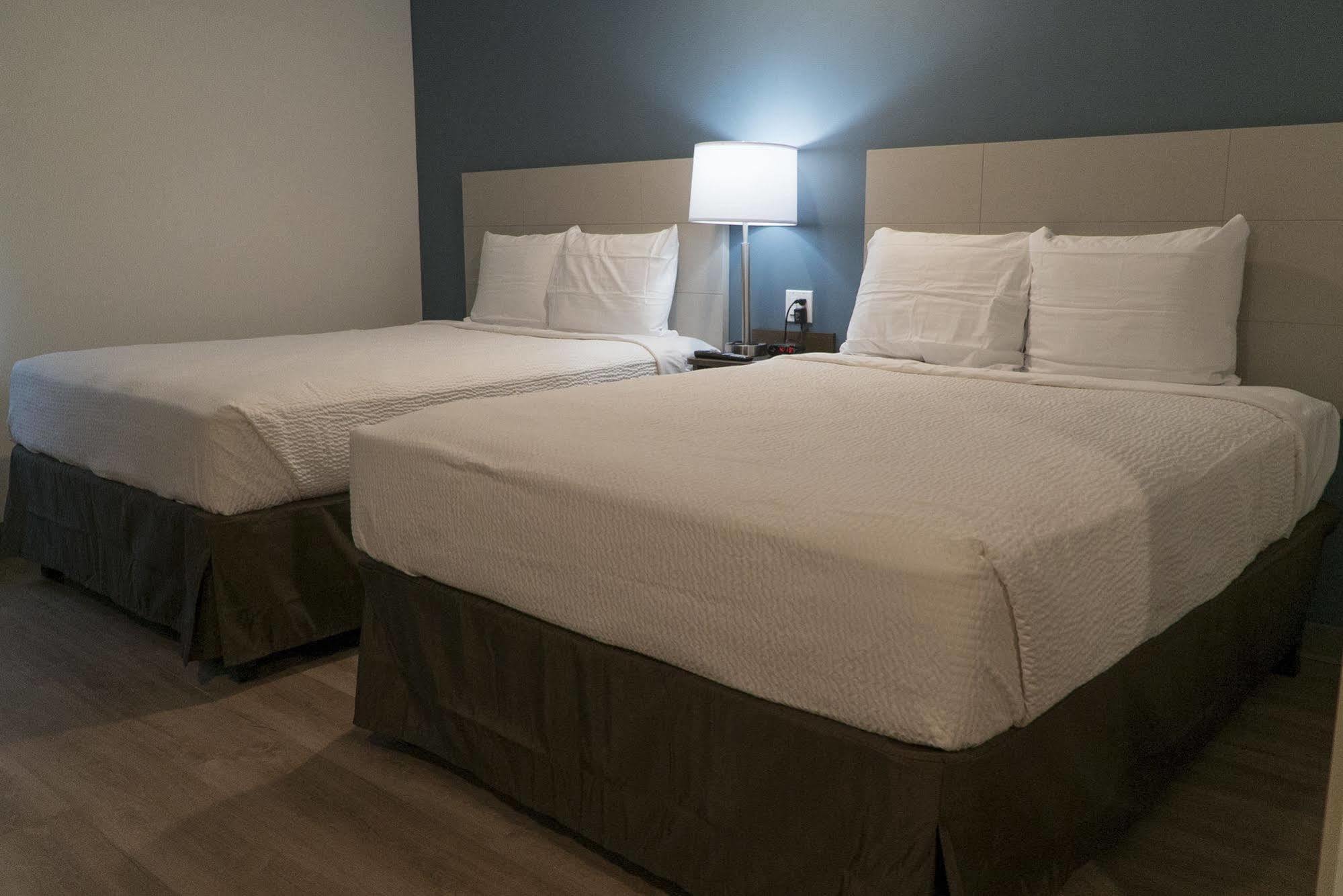 Woodspring Suites Bakersfield East Екстер'єр фото
